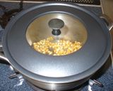 鍋で作ってね♪ポップコーン作り方2写真