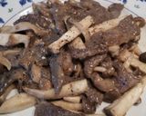 牛肉とキノコのヘルシー胡麻ダレ炒め作り方5写真