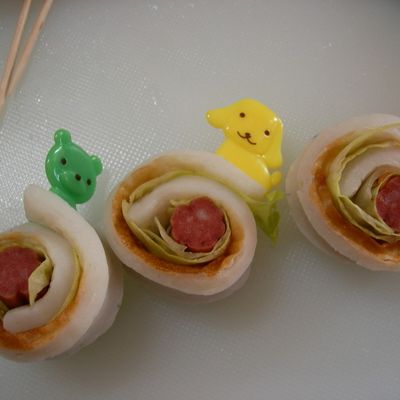 くるくる竹輪deサラミサラダ巻 by カナカナひぐらし 【クックパッド