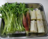 うど・みょうが・豆苗の味噌ポン和え☆作り方1写真