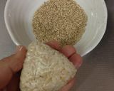 梅マヨおにぎり・胡麻ととろろ昆布で作り方3写真