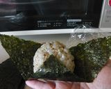 お弁当にも朝食にも!梅おかかおにぎり♬作り方5写真