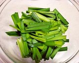 鮭とニラの和え物～ちくわも仲間入り✿作り方1写真