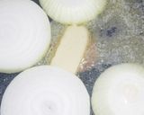 シェフ直伝！新玉ねぎステーキガリバタ醤油作り方4写真