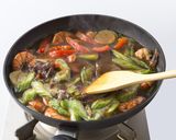 えびとセロリのグリーンカレー風炒めカレー作り方6写真