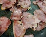 (ﾟДﾟ)ﾉ ｧｨ豚のタン塩焼肉トースト作り方1写真