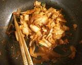 熱々◎月見豚キムチうどん作り方3写真