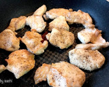 鶏むね肉と新じゃがのトマト煮込み作り方2写真