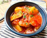 鶏むね肉と新じゃがのトマト煮込み作り方5写真