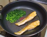 ヘルシー！サーモンと春菊の焼き春巻き作り方2写真