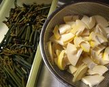 春の一品♪たけのことわらびの塩麹炒め作り方1写真