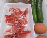豚小間切れ肉とキューリと卵の3点炒め作り方1写真