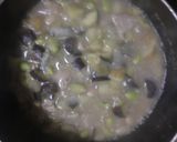 豆と豚と茄子と芋と玉葱とトマのオムレツ　作り方4写真