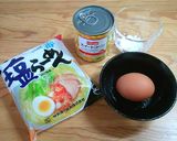 簡単アレンジ☆もろこしとじラーメン作り方1写真
