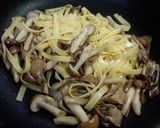 シンプルで簡単！きのこの和風パスタ♪作り方4写真