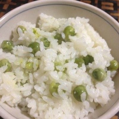 グリーンピースご飯（豆ご飯） by miharun327 【クックパッド】 簡単