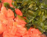 亜麻仁油でトマトと生わかめの胡麻サラダ作り方1写真