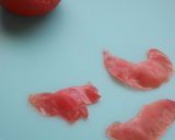 簡単飾り切り♪トマトで赤いスイートピー作り方2写真