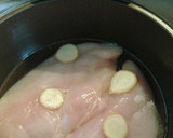 鶏胸肉♡無加水鍋で簡単しっとり蒸し鶏♪♪作り方2写真