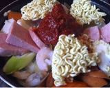 韓国料理 熱々〜！プデチゲ(部隊鍋)作り方4写真