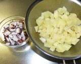 ビールがすすむ❤タコ&ポテトのマヨ炒め作り方1写真