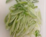 簡単！豚肉とネギのシンプル塩焼きそば作り方2写真