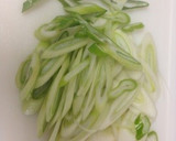簡単！豚肉とネギのシンプル塩焼きそば作り方2写真