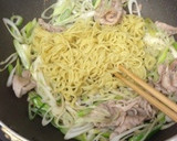 簡単！豚肉とネギのシンプル塩焼きそば作り方6写真