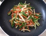 竹輪と細切り野菜の塩麹炒め作り方4写真