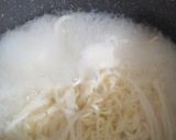 サッポロ一番塩ラーメン鶏ミンチ塩麹のせ作り方3写真