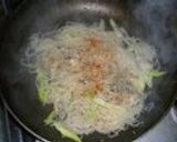 糸こんと鶏もも肉のペペロンチーノ作り方6写真