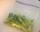LA発・簡単常備菜セロリのレモン甘酢漬け作り方1写真