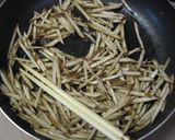 ツナ缶で、きんぴらごぼうサラダ♪作り方1写真
