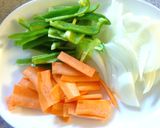 スパム×野菜×卵の醤油麹・黒酢炒め作り方1写真