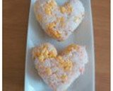 鮭フレークと炒り卵のおにぎり♡作り方7写真