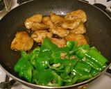 鶏むね肉と旬の甘いピーマンの生姜醤油炒め作り方4写真