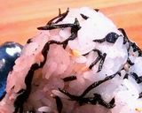 ゴマ油香る♪塩ひじきむすび作り方1写真