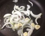 簡単ランチ☆エビアボカドのトマトパスタ作り方1写真