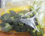 ブロッコリー新鮮保存☆カットするだけ〜作り方2写真