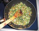 かぶの葉（大根葉）とひき肉の味噌炒め作り方2写真