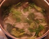 落とし卵と炒め野菜のみそ汁作り方2写真
