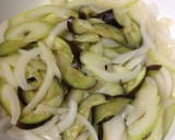 なす・新玉ねぎ・セロリ・ひき肉の甘辛炒め作り方6写真