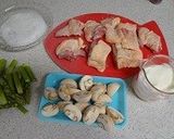 チキンとアスパラのヨーグルト煮　作り方1写真