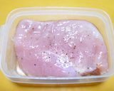 お弁当用に冷凍保存！レンジペッパー鶏ハム作り方1写真