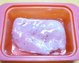 お弁当用に冷凍保存！レンジペッパー鶏ハム作り方3写真