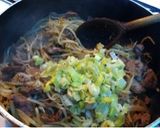 サッパリ♪豚ほほ肉のネギ塩だれ焼きそば作り方5写真
