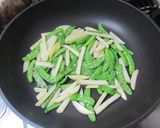 **絹さやとじゃがいものツナマヨ和え**作り方4写真