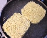 フライパンで手軽にランチ！焼きラーメン☆作り方1写真