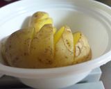 お弁当に！レンジで簡単♪丸々ピザポテト作り方4写真