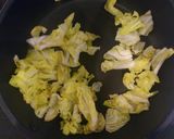 キャベツのお味噌汁 ママの味♡作り方3写真